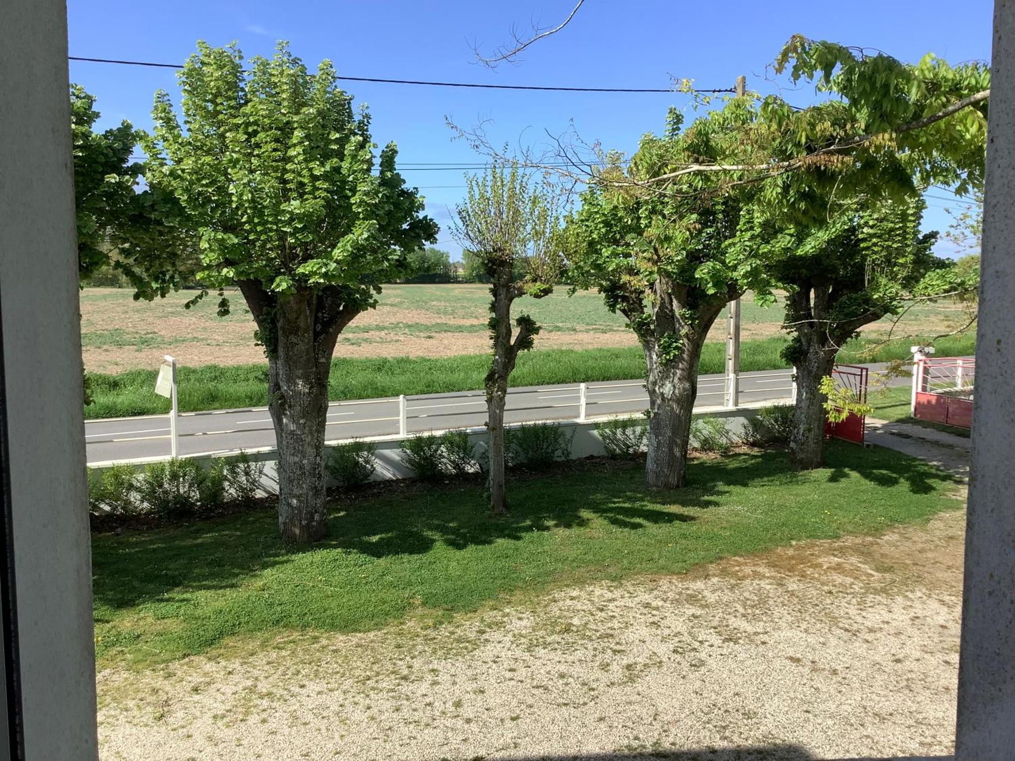 Autour Des Vignes Acomodação com café da manhã Herry Exterior foto